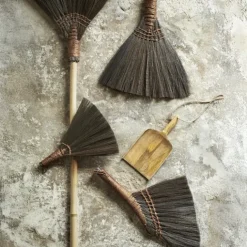 Balayette en jonc de mer avec boucle de suspension