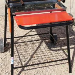 Barbecue à cuisson verticale avec système breveté