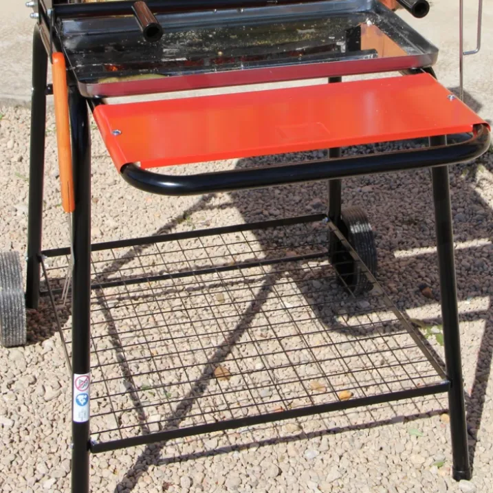 Barbecue à cuisson verticale avec système breveté