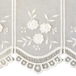 Brise-bise brodé à motifs floraux