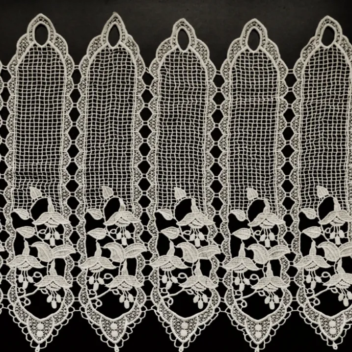 Brise bise en macramé esprit fleuri