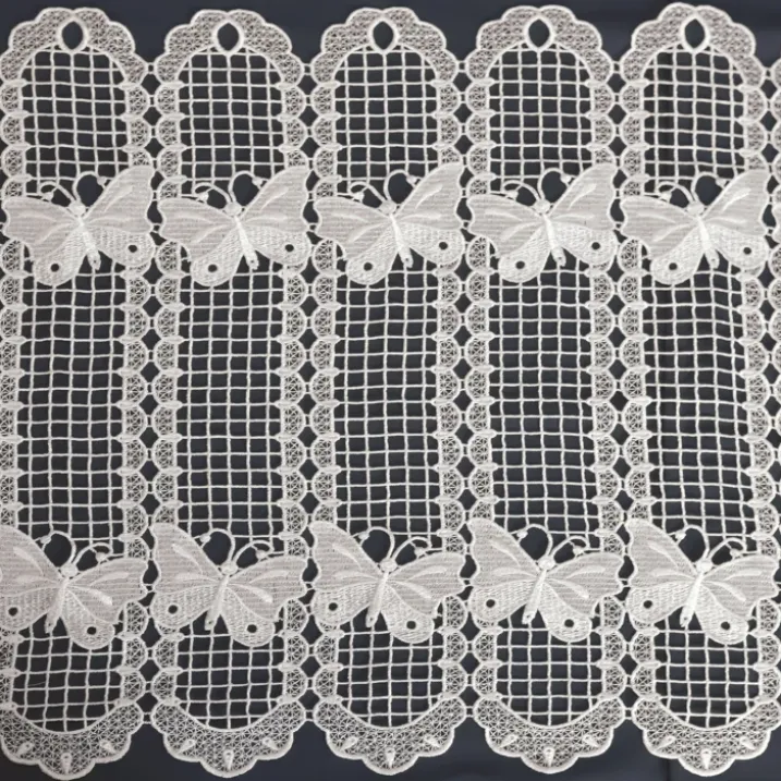 Brise bise papillons en macramé