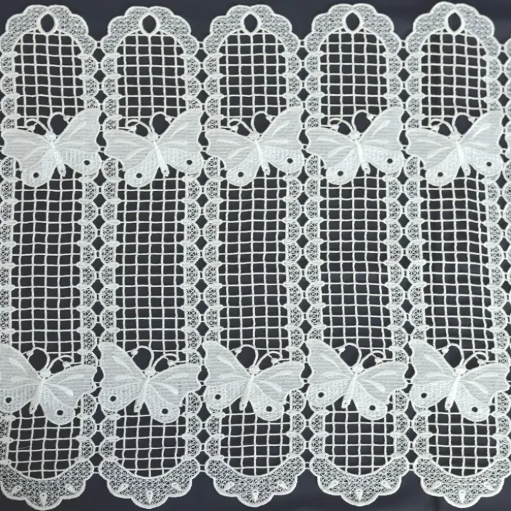 Brise bise papillons en macramé