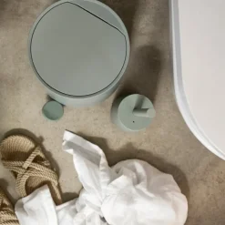 Brosse pour toilette en grès et acier