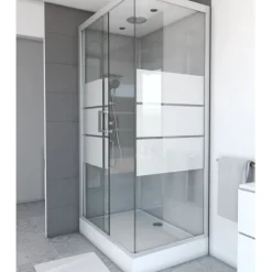 Cabine de douche rectangulaire à bandes laquées