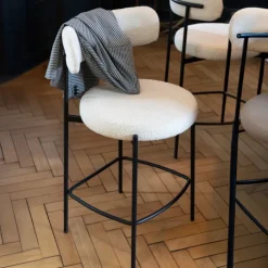 Chaise de bar en métal et tissu bouclette