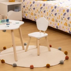 Chaise enfant forme organique