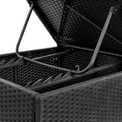 2 chaises longues en résine tressée avec coussins