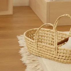 Couffin osier minimaliste pour poupée