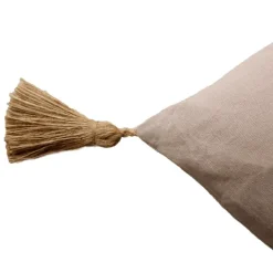 Coussin avec pompons en jute