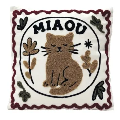 Coussin brodé motif chat décoratif