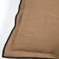 Coussin coton volant plat feston noir