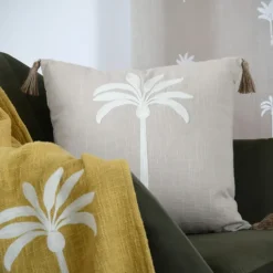 Coussin décoratif brodé motif palmier style tropical