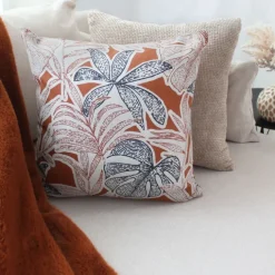 Coussin décoratif déhoussable motif feuillage tropical