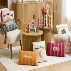 Coussin décoratif en coton brodé avec motif soleil