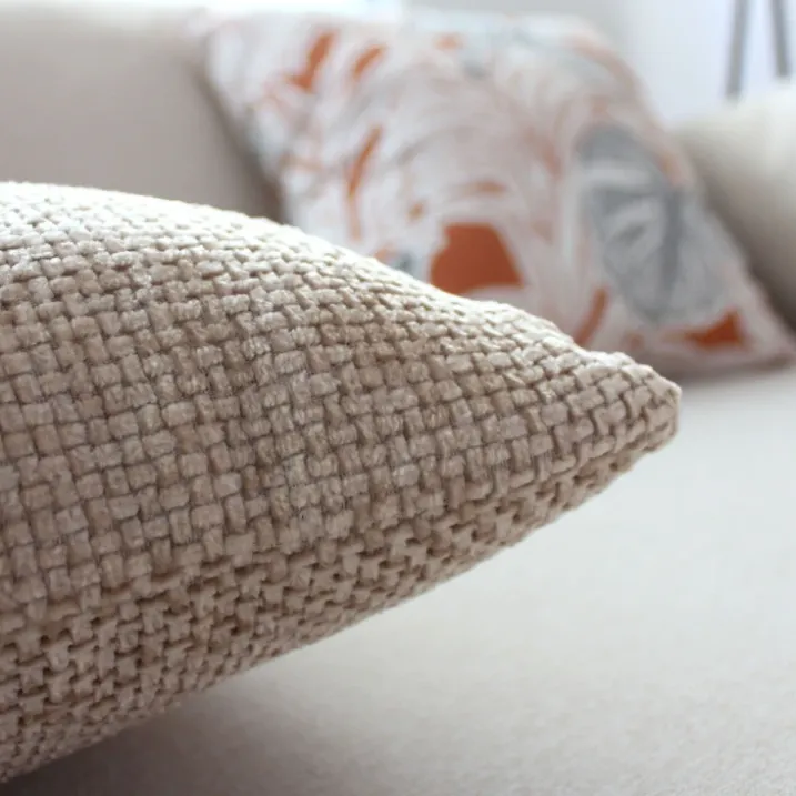 Coussin décoratif en velours chenillé