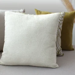 Coussin décoratif en velours chenillé