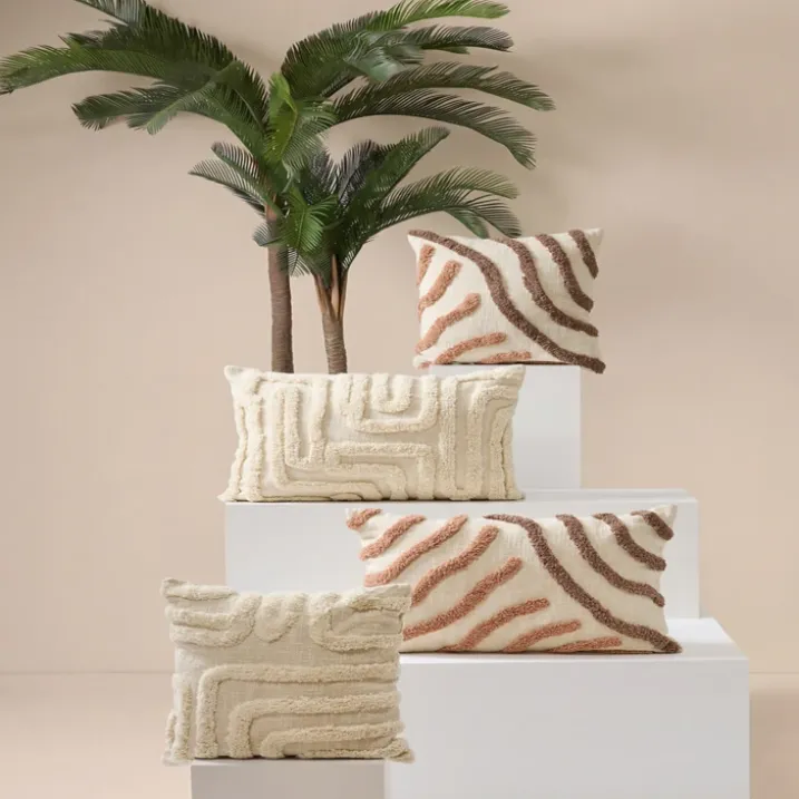 Coussin décoratif tufté en coton à motifs en relief