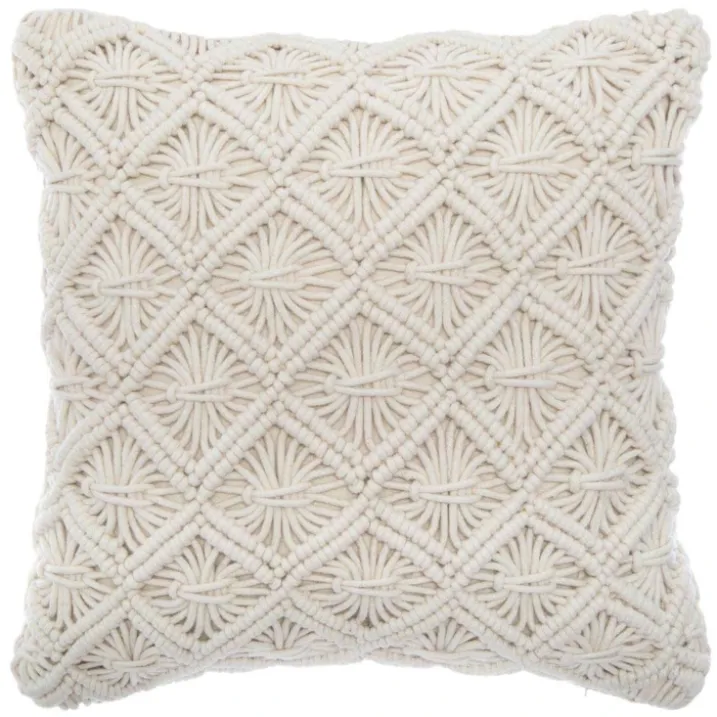 Coussin déhoussable en macramé