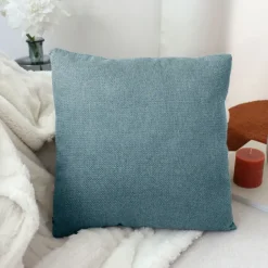 Coussin déhoussable en velours chenillé