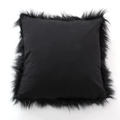 Coussin déhoussable uni imitation fourrure