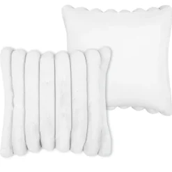Coussin en imitation fourrure ultra douce à bandes