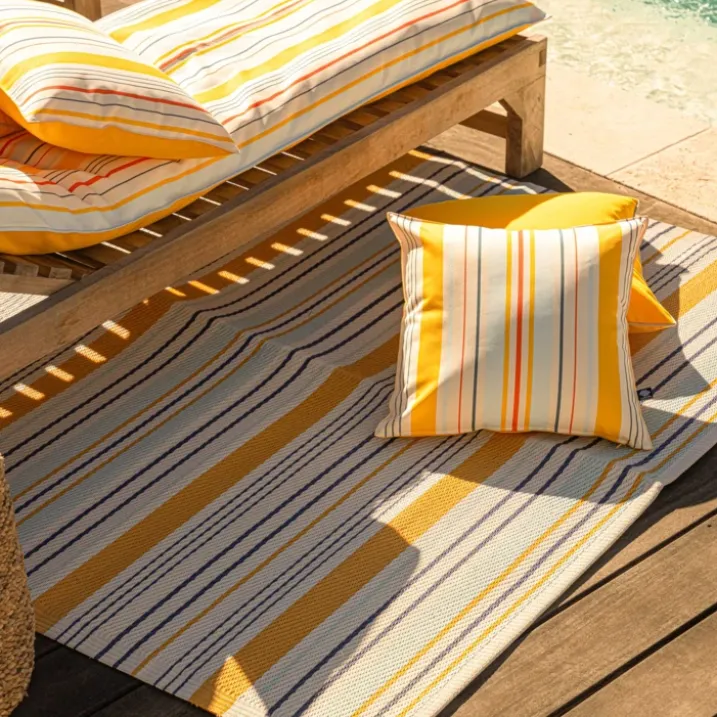 Coussin extérieur rayé