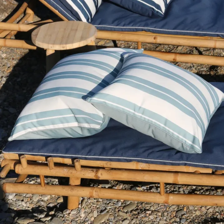 Coussin extérieur à rayures