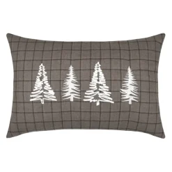 Coussin rectangulaire à carreaux et sapins brodés