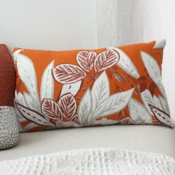 Coussin rectangulaire coloré motif exotique