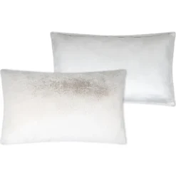 Coussin rectangulaire en fausse fourrure ultra moelleux
