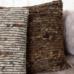 Coussin tissé en laine