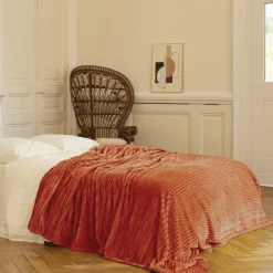 Couverture polaire à effet côtelé 3D
