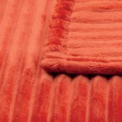 Couverture polaire à effet côtelé 3D