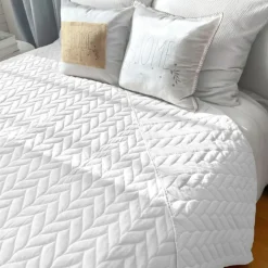 Couvre lit en microfibre dessin par ultrason