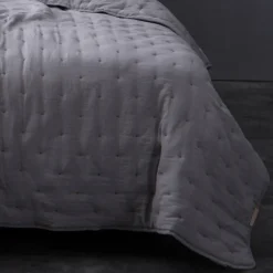 Couvre lit matelassé et moelleux