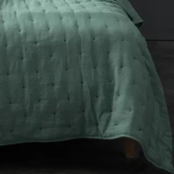 Couvre lit matelassé et moelleux