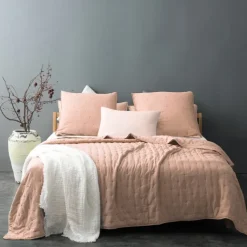 Couvre lit matelassé et moelleux