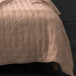 Couvre lit matelassé et moelleux