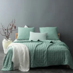 Couvre lit matelassé et moelleux