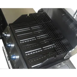 Cuisine d'extérieur avec barbecue