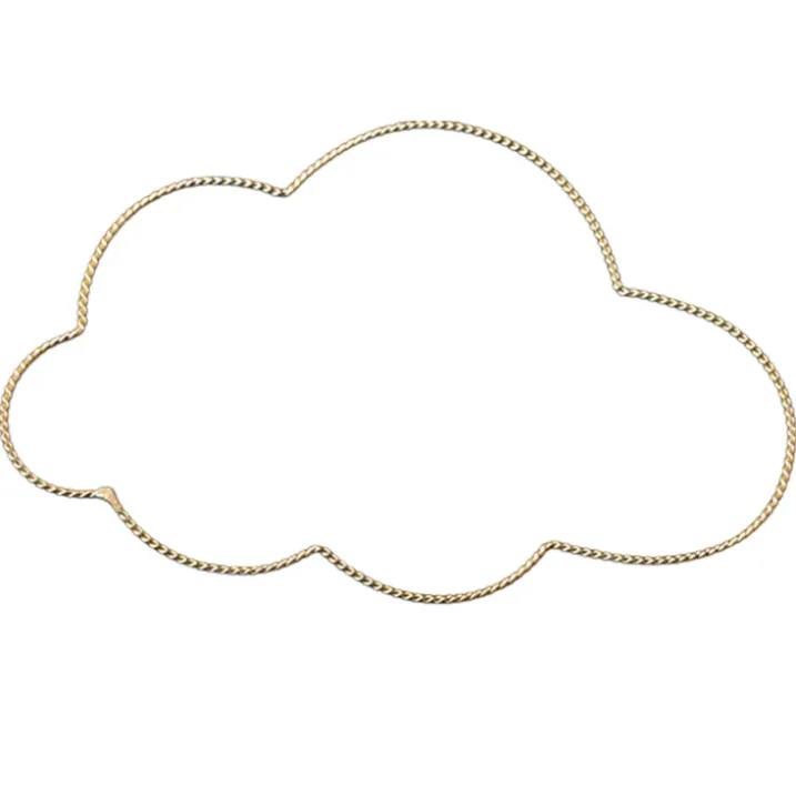 Déco murale nuage fil laiton torsadé
