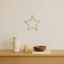 Déco murale étoile fil laiton torsadé