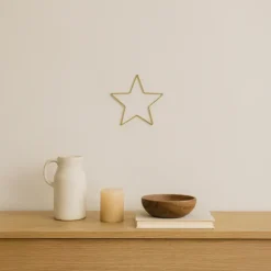 Déco murale étoile fil laiton torsadé