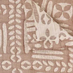 Dessus de lit matelassé à motif ethnique