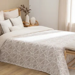 Dessus de lit matelassé à motif ethnique