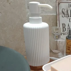 Distributeur à savon strié