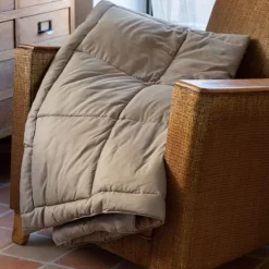 Edredon ou couvre-lit matelassé peau de pêche Oekotex