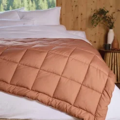 Edredon ou couvre-lit matelassé peau de pêche Oekotex
