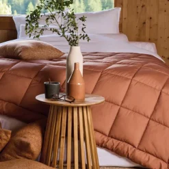 Edredon ou couvre-lit matelassé peau de pêche Oekotex